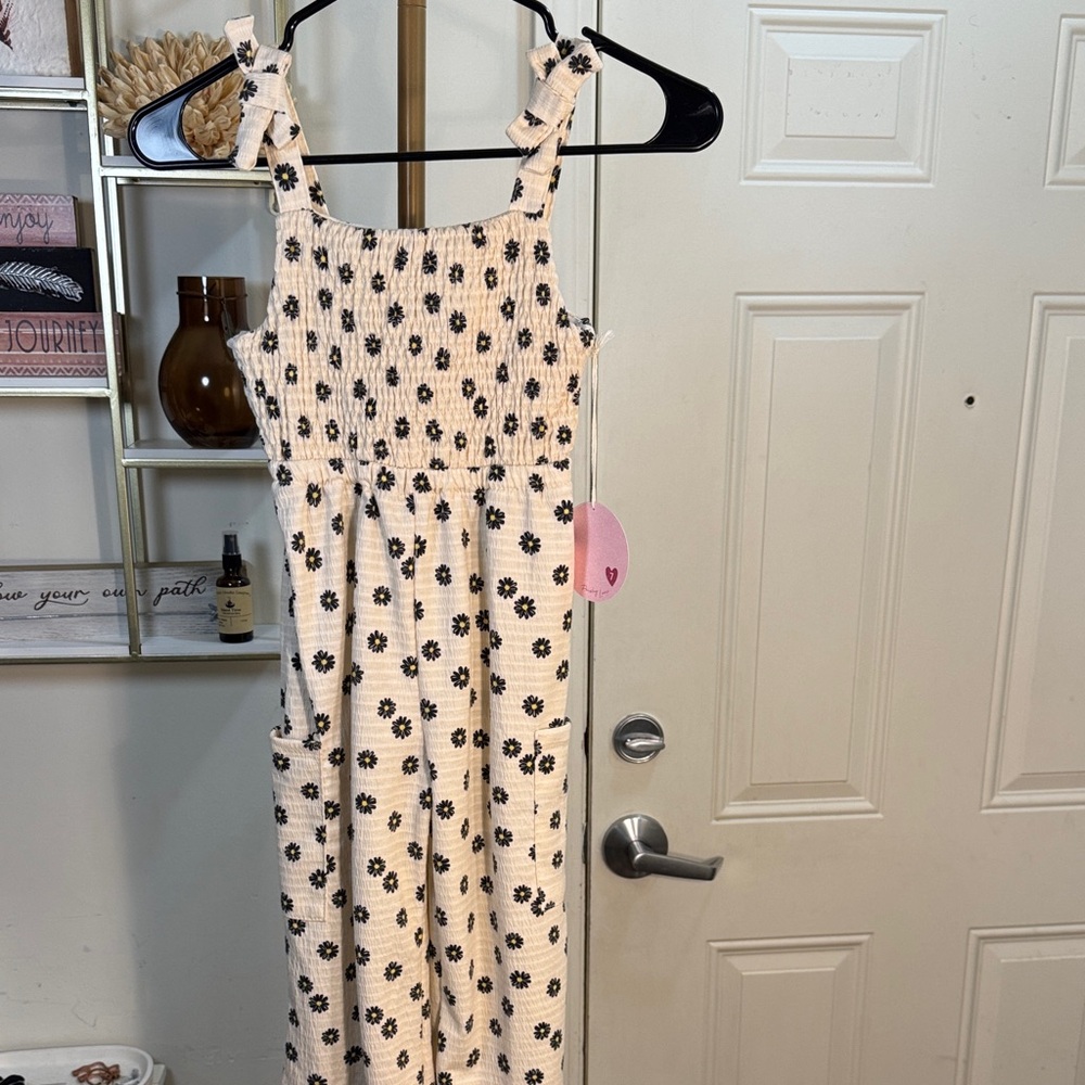 Chic Floral Midi Dress - Cream and Black